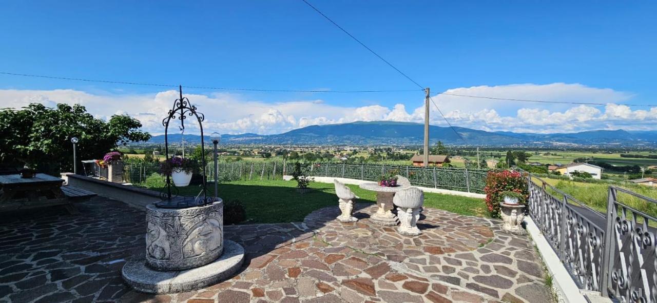 Delizioso Appartamento Collinare Limigiano Bagian luar foto